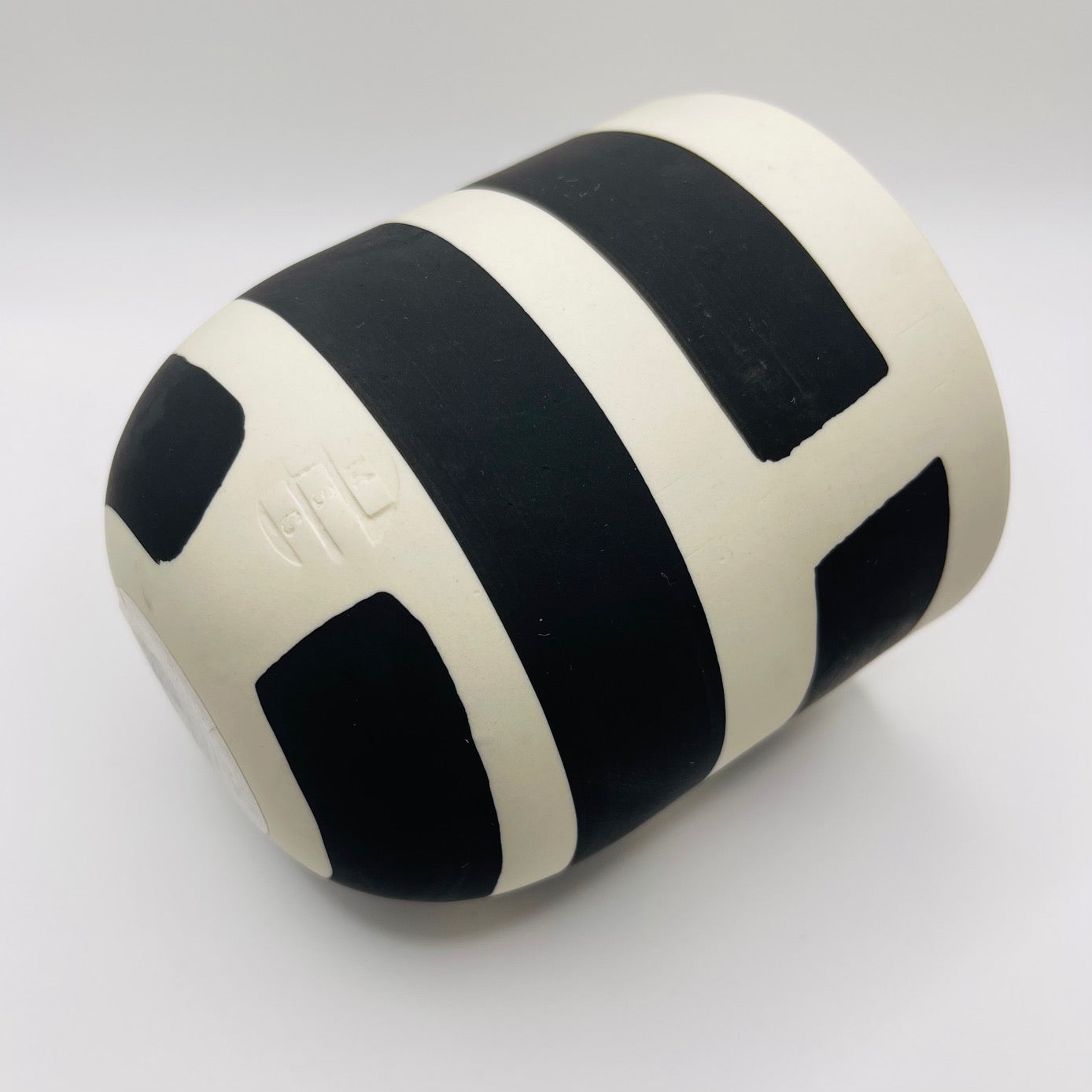 Bougie Grand Mug porcelaine bicolore noire, Collab MSG