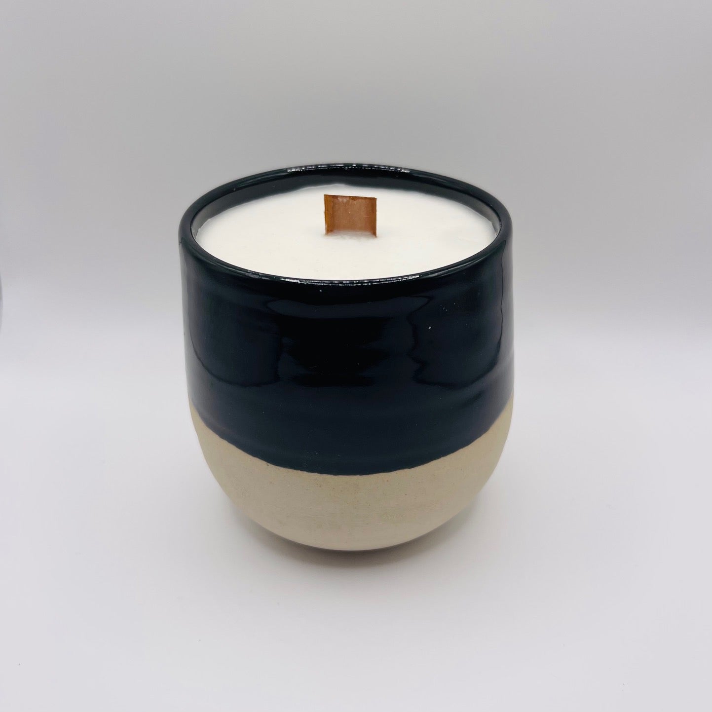 Bougie Grand Mug grès bicolore noire, Collab Caroline Duriez