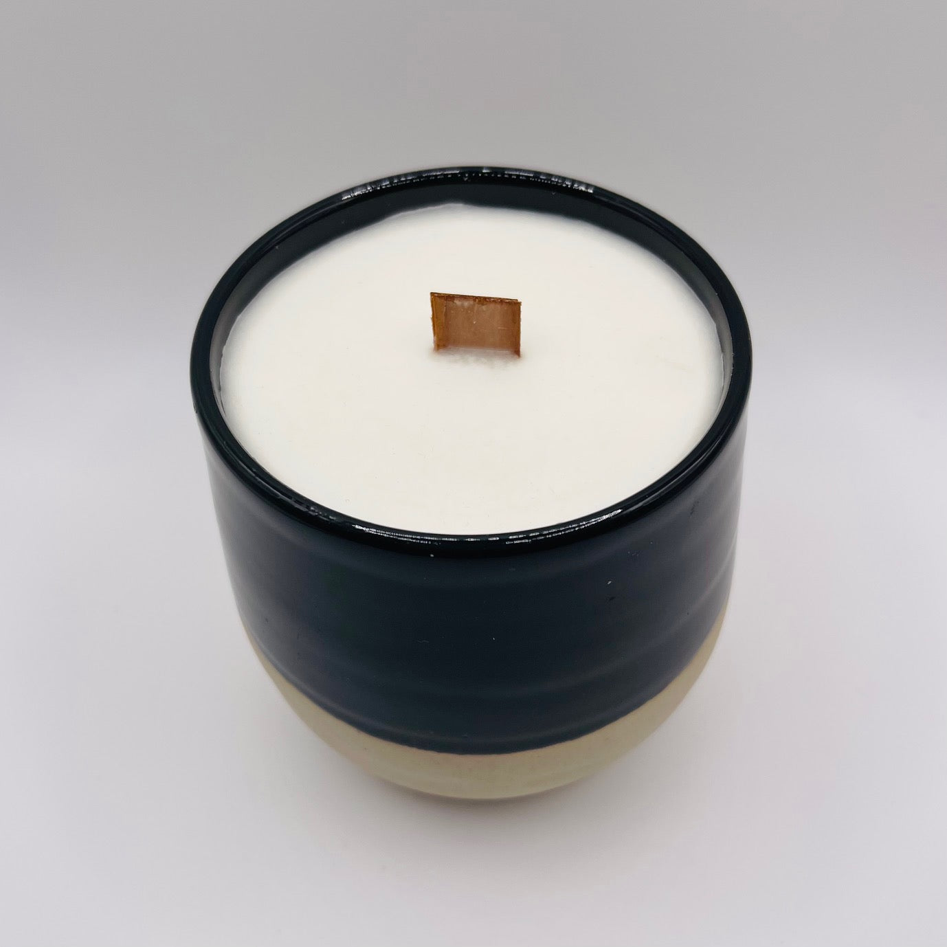 Bougie Grand Mug grès bicolore noire, Collab Caroline Duriez