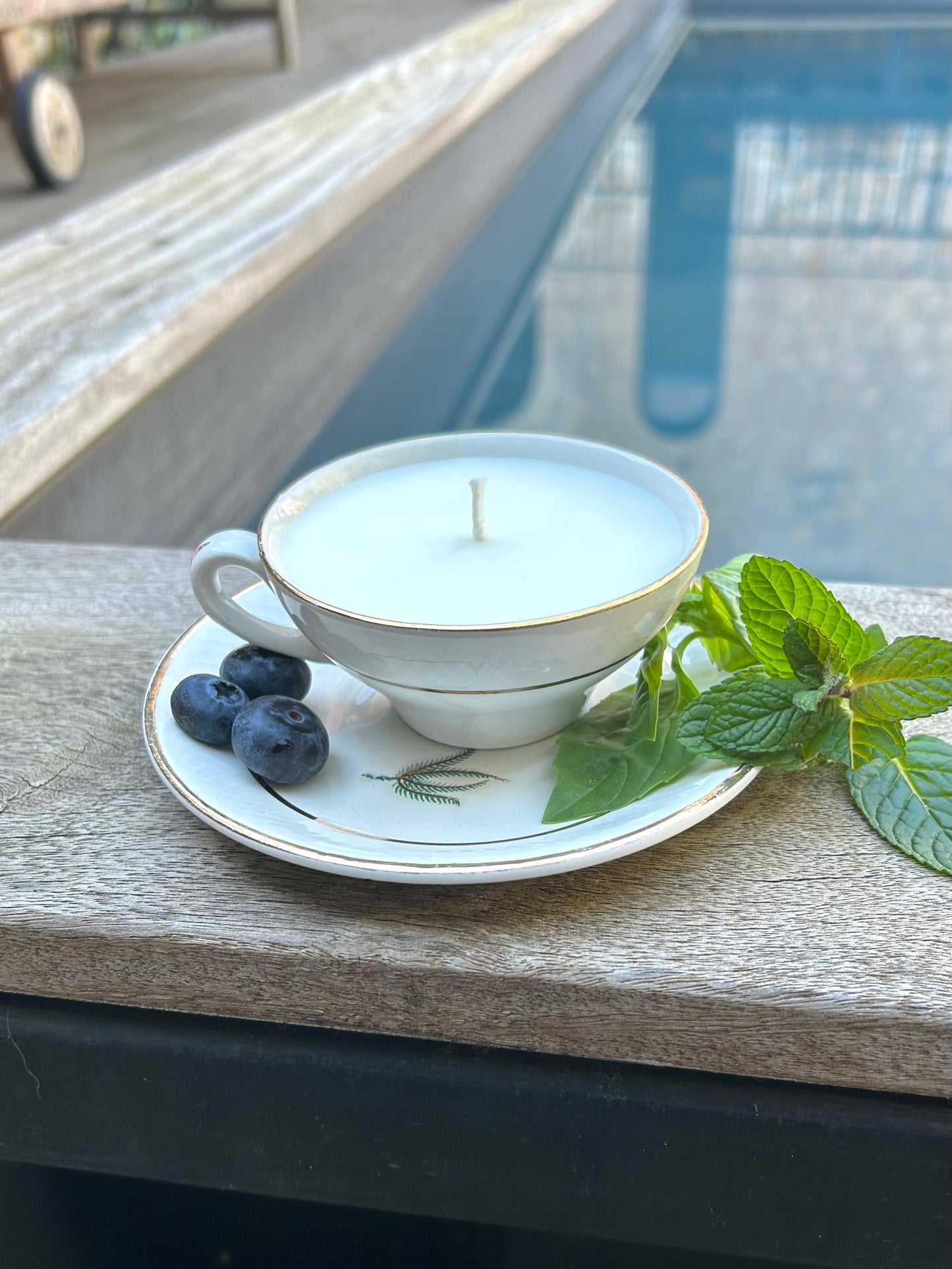 Bougie Tasse porcelaine blanche et dorée