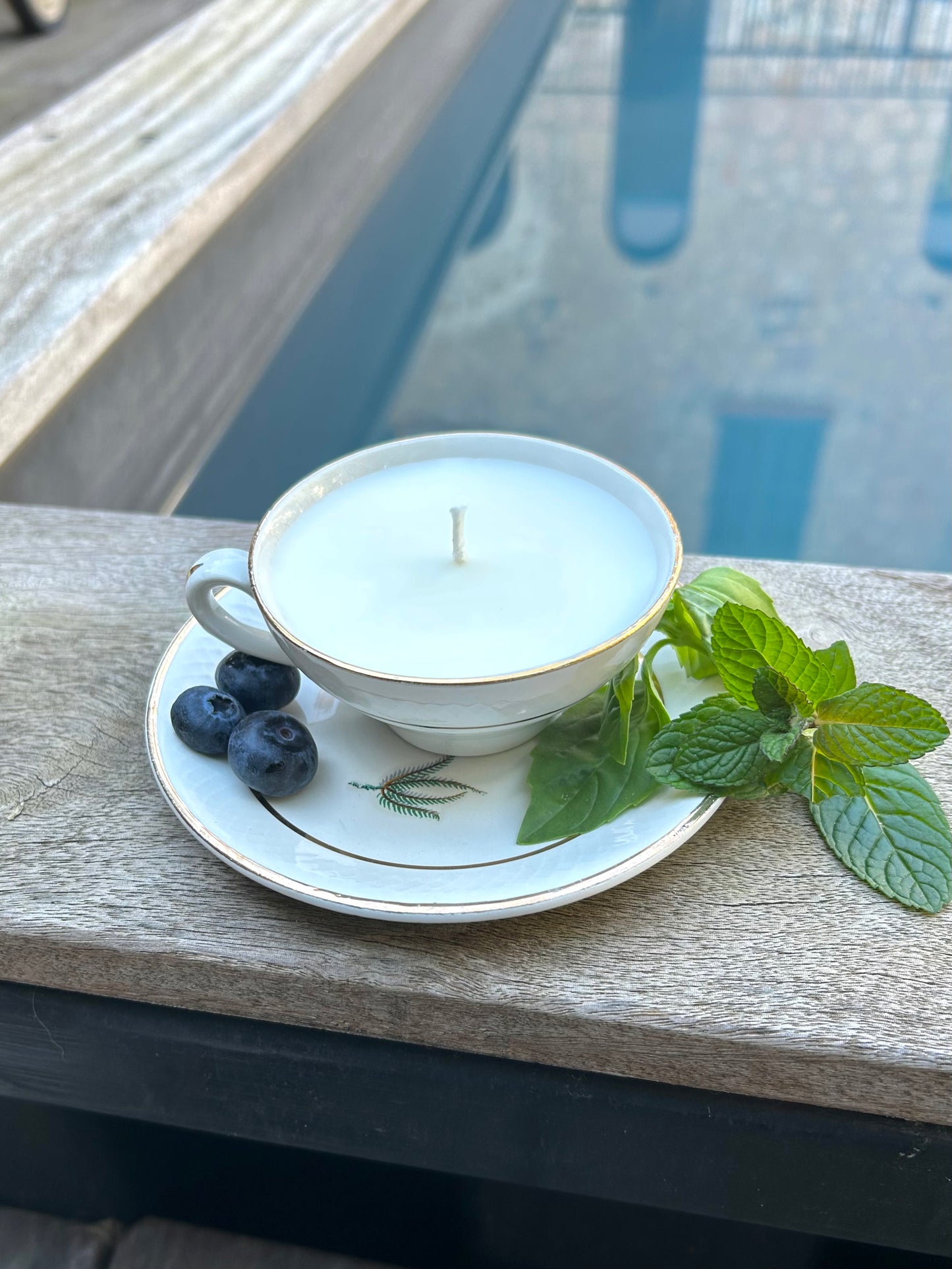 Bougie Tasse porcelaine blanche et dorée