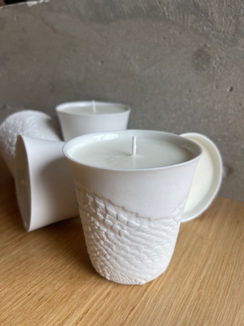 Bougie Mug porcelaine blanche, Collab Atelier Terre Blanche