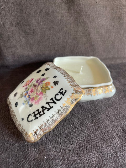 Boîte Chance, décor Bea Yato