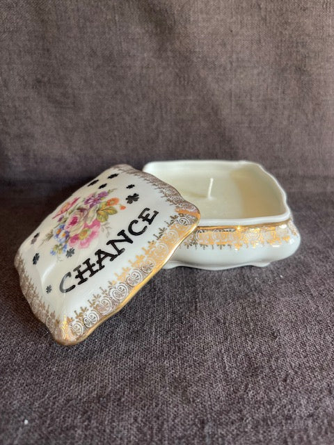 Boîte Chance, décor Bea Yato