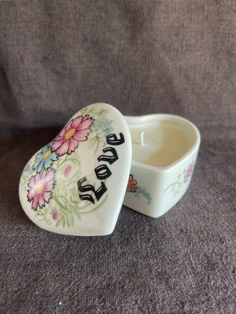 Boîte Love, décor Bea Yato