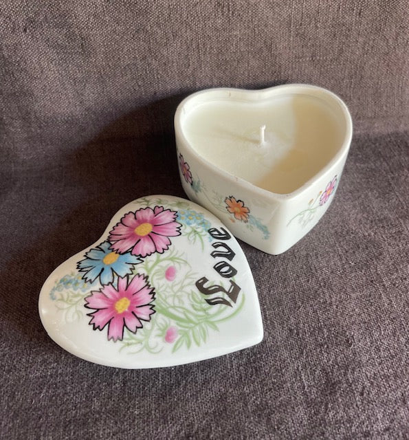Boîte Love, décor Bea Yato