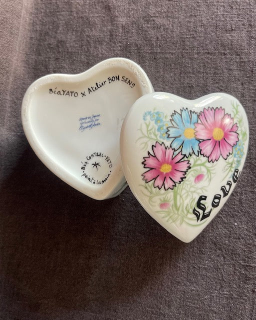 Boîte Love, décor Bea Yato