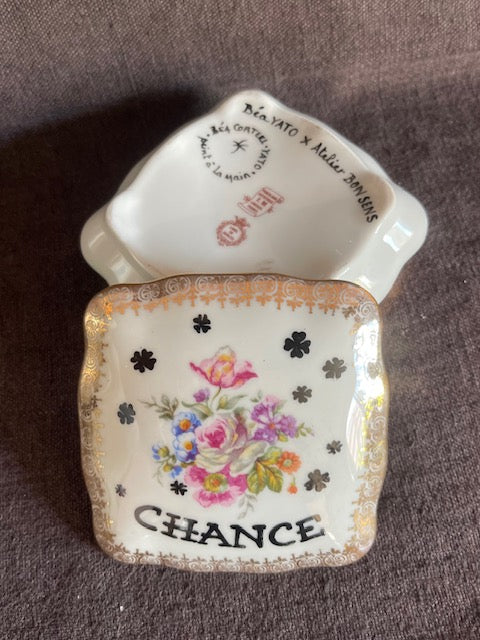 Boîte Chance, décor Bea Yato