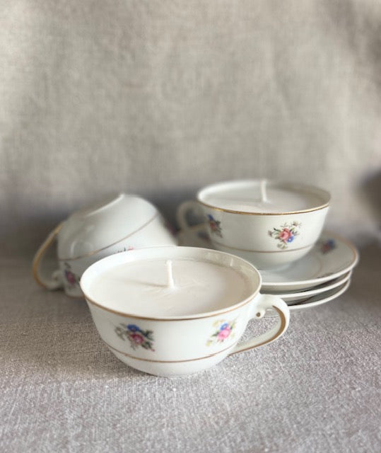 Tasse porcelaine petites fleurs