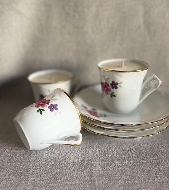 Tasse porcelaine fleurettes