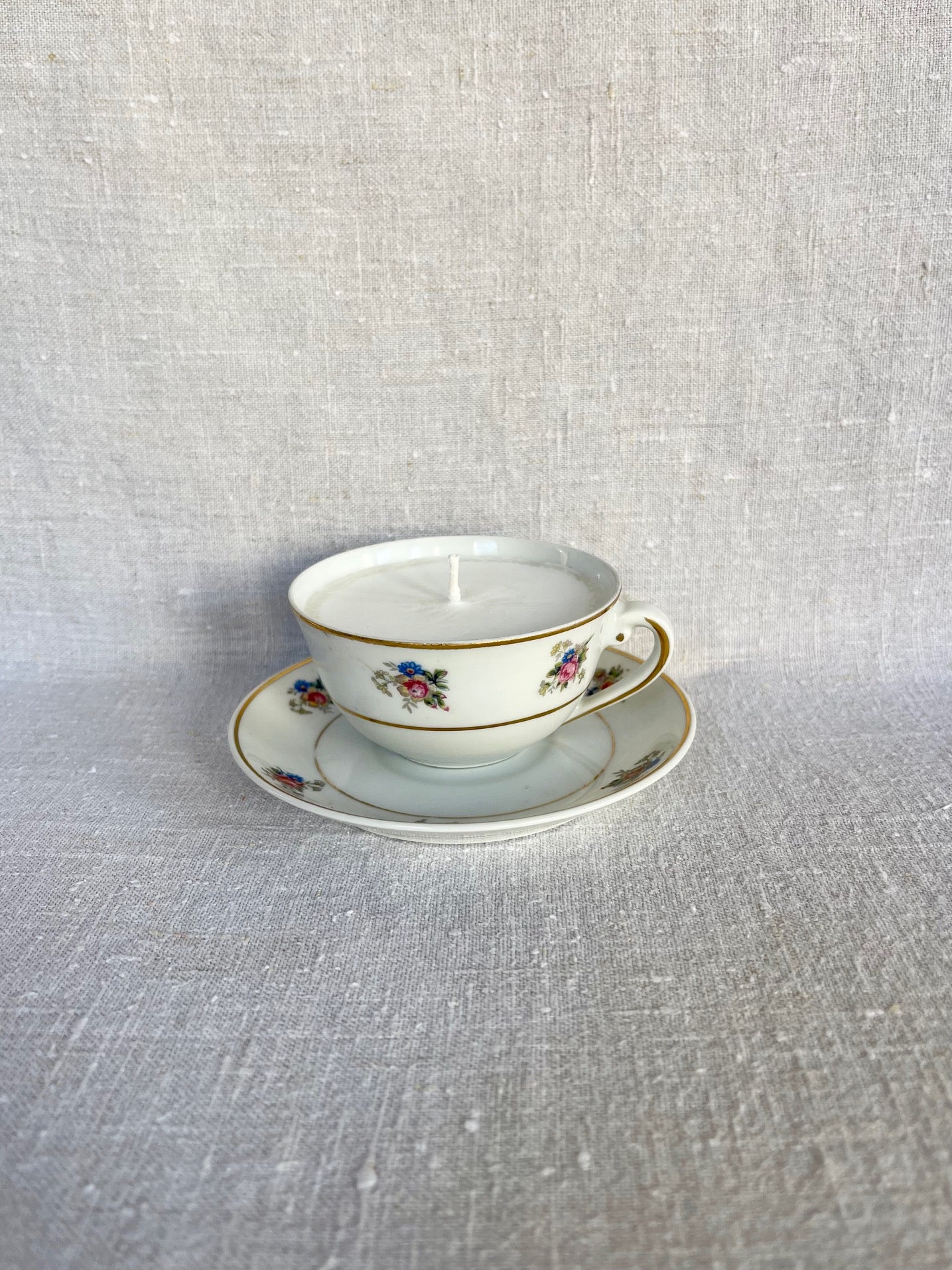 Tasse porcelaine petites fleurs