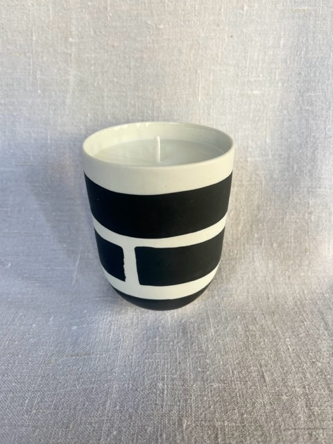 Porcelaine bicolore noire, MSG