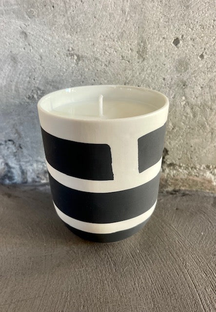 Porcelaine bicolore noire, MSG
