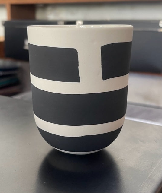 Porcelaine bicolore noire, MSG