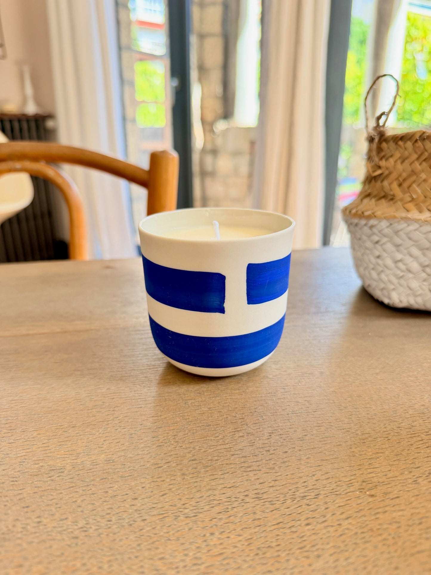 Bougie Mug porecelaine bicolore Bleu klein, Collab MSG