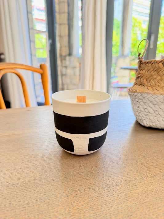 Bougie Mug porecelaine bicolore Noire, Collab MSG